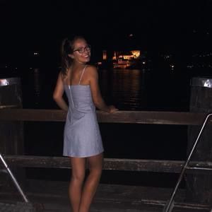 Meet your Posher, Danielle